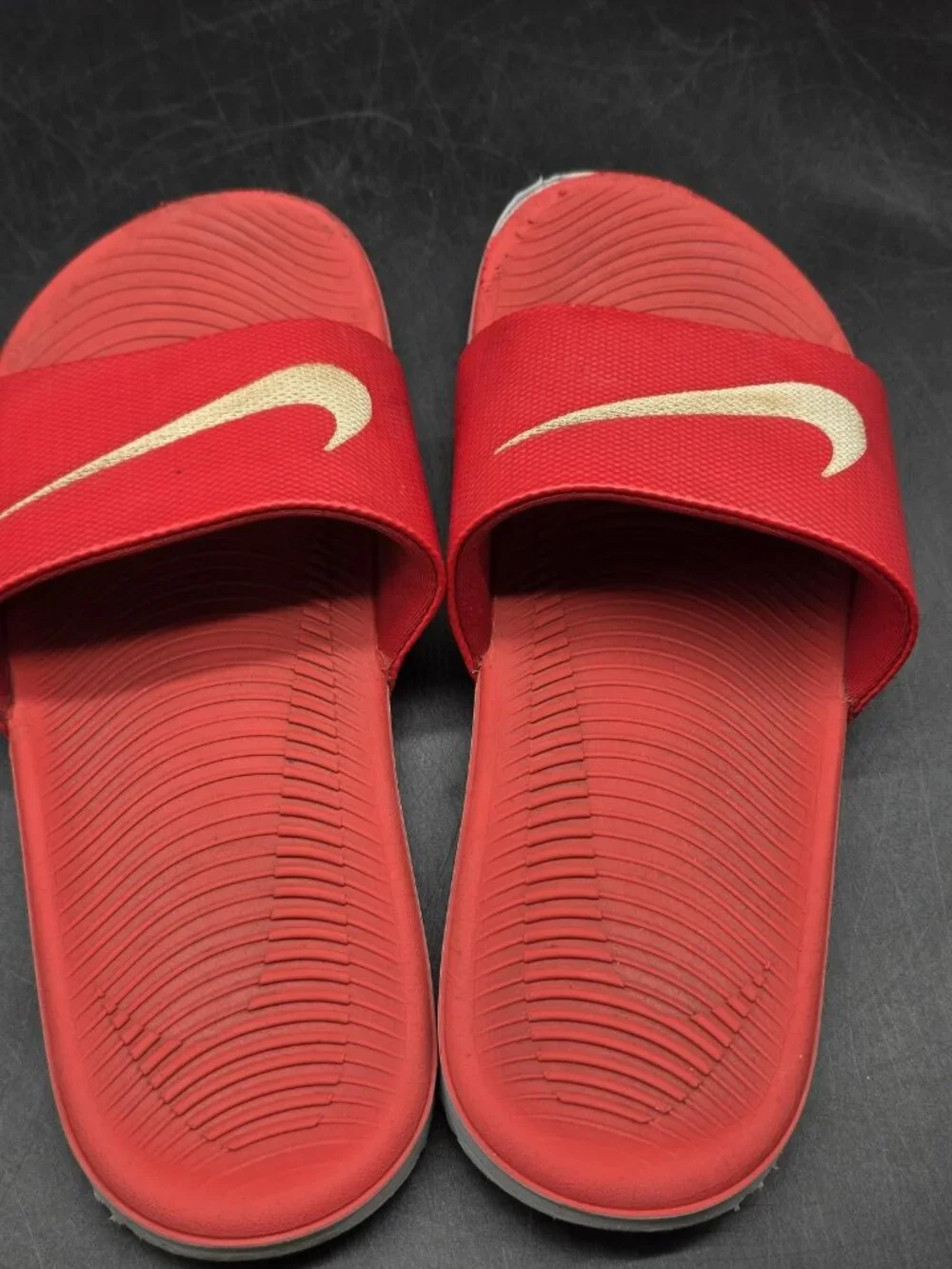 Nike Sandals Shoes Youth Size 5Y Red Slide 819352-600 Casual Comfort Damage